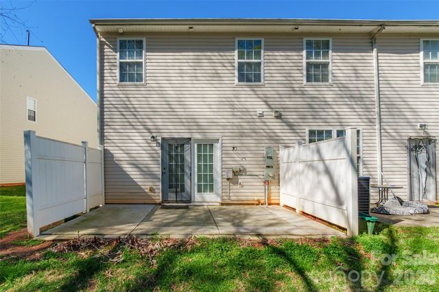 4018 Glenlea Commons Drive, Charlotte, NC 28216