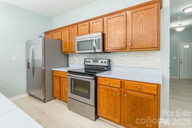 4018 Glenlea Commons Drive, Charlotte, NC 28216