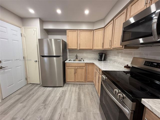 19001 NE 14th Ave 144, Miami, FL 33179