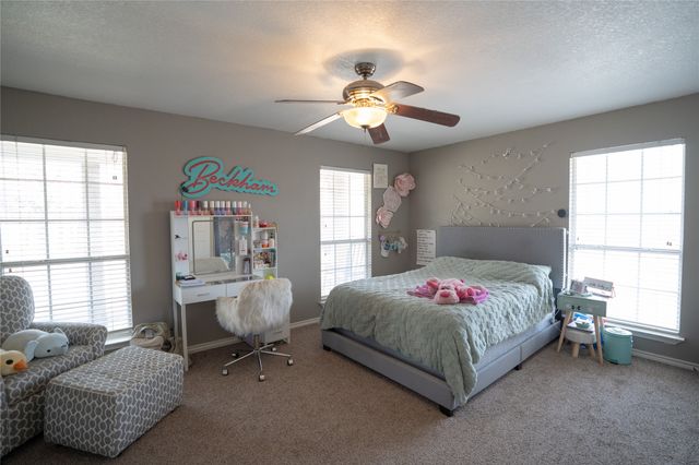 725 Hunter Trail, Bridgeport, TX 76426