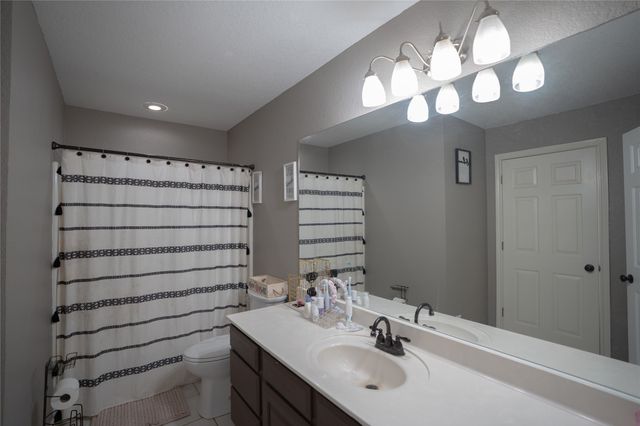 725 Hunter Trail, Bridgeport, TX 76426