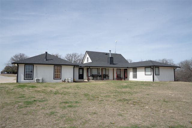 725 Hunter Trail, Bridgeport, TX 76426