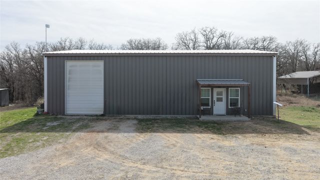 725 Hunter Trail, Bridgeport, TX 76426