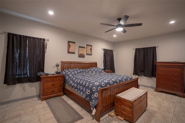 725 Hunter Trail, Bridgeport, TX 76426