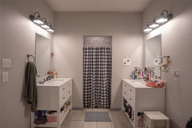 725 Hunter Trail, Bridgeport, TX 76426