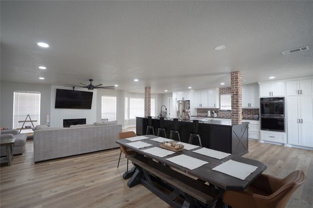 725 Hunter Trail, Bridgeport, TX 76426