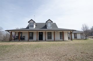 725 Hunter Trail, Bridgeport, TX 76426