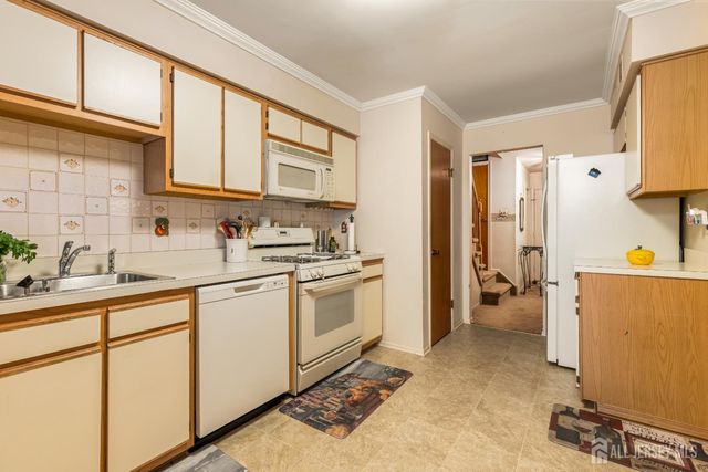 51 Aspen Drive, North Brunswick, NJ 08902