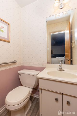 51 Aspen Drive, North Brunswick, NJ 08902