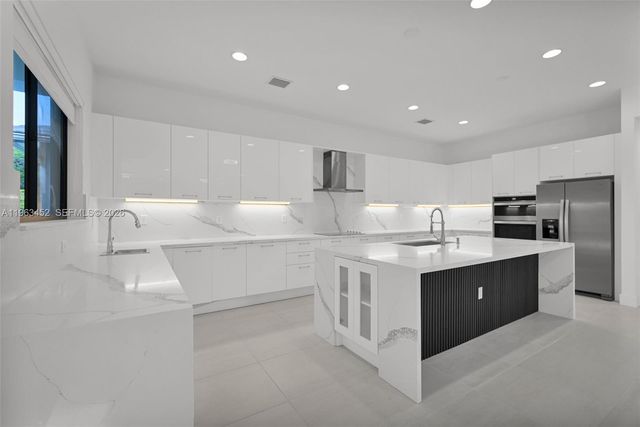 10386 SW 57th Ct, Cooper City, FL 33328