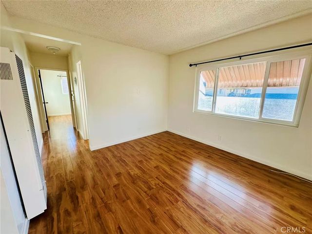 933 N Alameda Avenue 6, Azusa, CA 91702