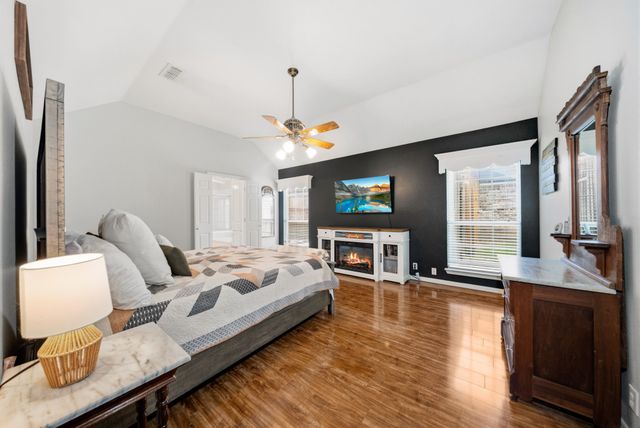 215 Sioux Drive, Waxahachie, TX 75165