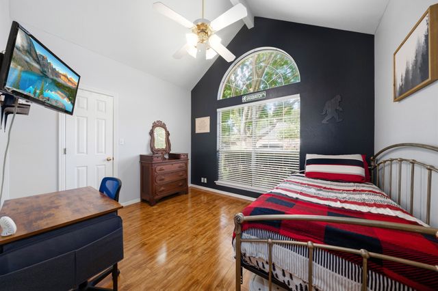215 Sioux Drive, Waxahachie, TX 75165