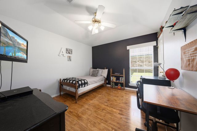215 Sioux Drive, Waxahachie, TX 75165