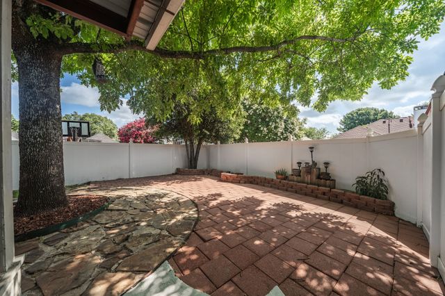 215 Sioux Drive, Waxahachie, TX 75165