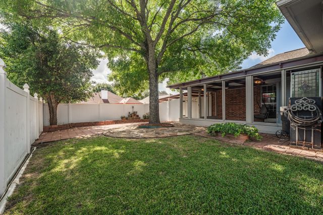 215 Sioux Drive, Waxahachie, TX 75165