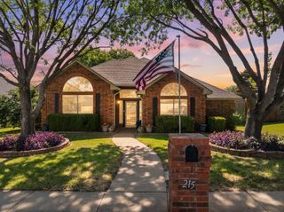215 Sioux Drive, Waxahachie, TX 75165