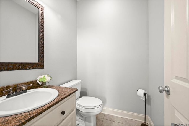 13156 Oak Knoll Dr, Geismar, LA 70734