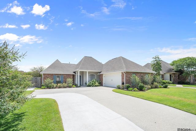 13156 Oak Knoll Dr, Geismar, LA 70734