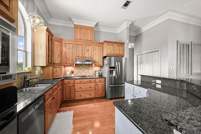 13156 Oak Knoll Dr, Geismar, LA 70734