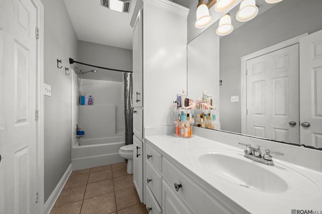 13156 Oak Knoll Dr, Geismar, LA 70734