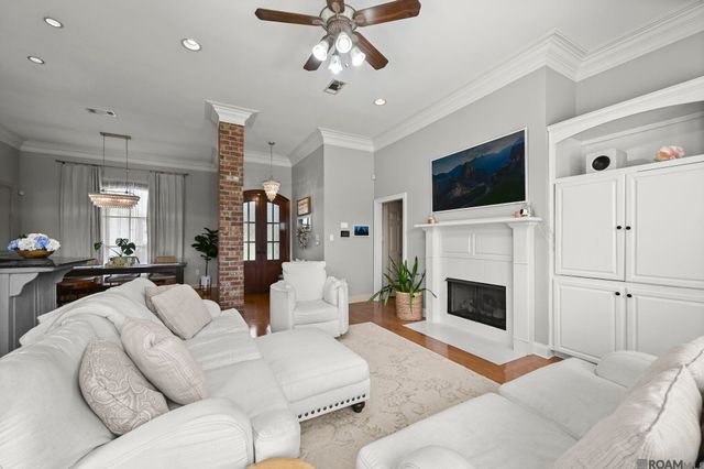 13156 Oak Knoll Dr, Geismar, LA 70734