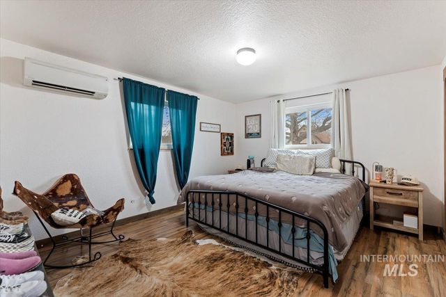 1105 E Roosevelt Ave, Nampa, ID 83686