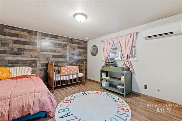 1105 E Roosevelt Ave, Nampa, ID 83686