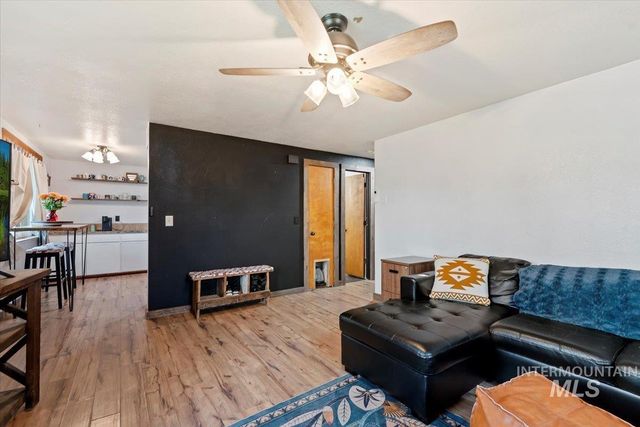 1105 E Roosevelt Ave, Nampa, ID 83686