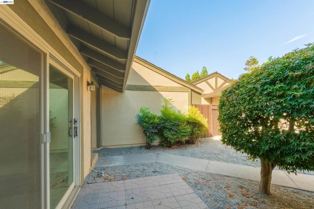 Image 20 of property listing at 4157 Tanager Cmn, Fremont, CA 94555