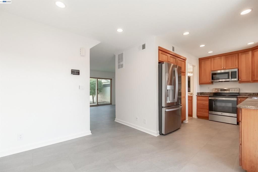 Image 4 of property listing at 4157 Tanager Cmn, Fremont, CA 94555
