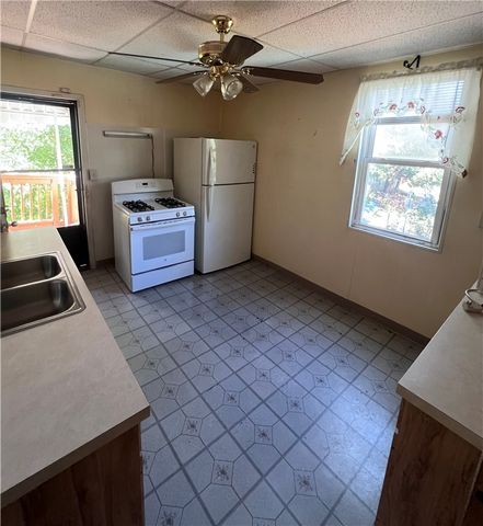 1013 Uvilla St, Elliott, PA 15220