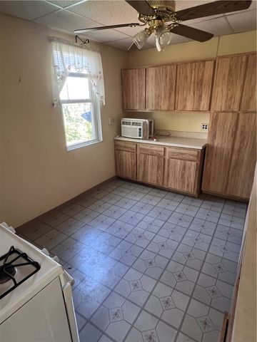 1013 Uvilla St, Elliott, PA 15220