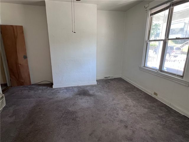 1013 Uvilla St, Elliott, PA 15220