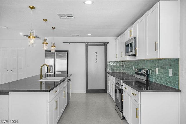 1504 Banner Circle, Las Vegas, NV 89102