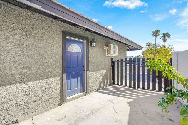 1504 Banner Circle, Las Vegas, NV 89102