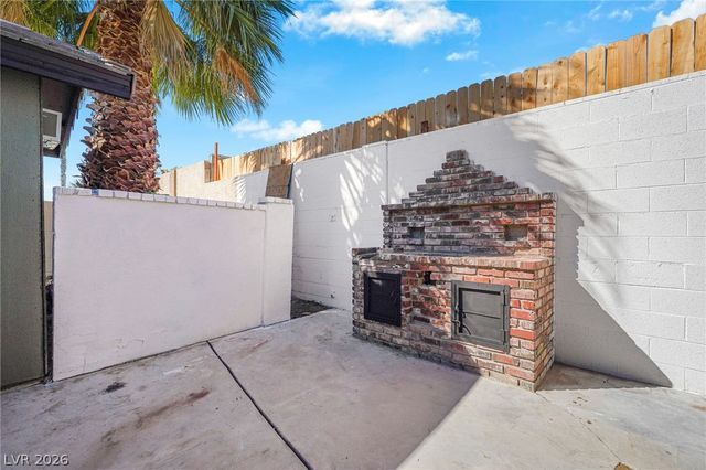 1504 Banner Circle, Las Vegas, NV 89102