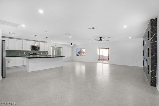 1504 Banner Circle, Las Vegas, NV 89102
