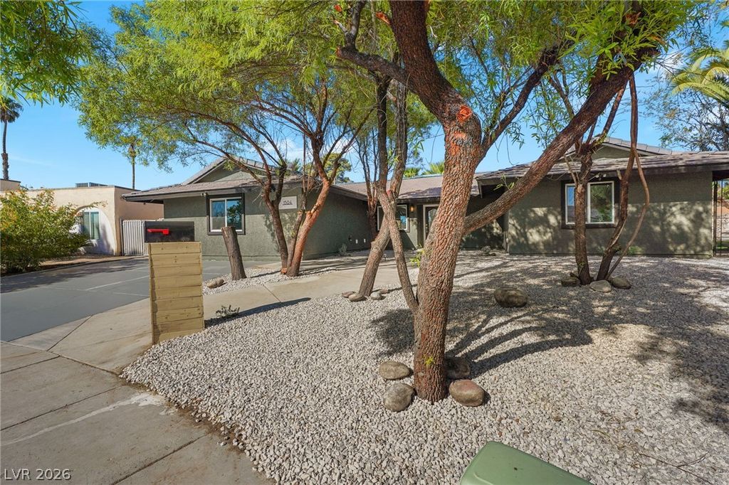 1504 Banner Circle, Las Vegas, NV 89102 — photo 3