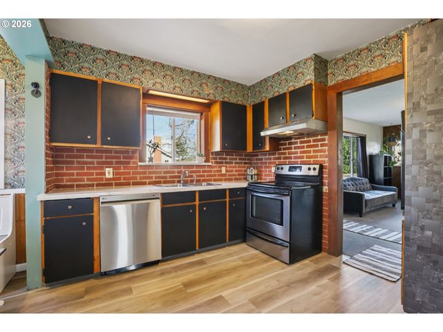 9328 Se GLENWOOD St, Portland, OR 97266