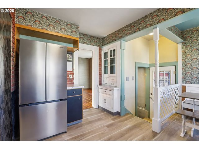 9328 Se GLENWOOD St, Portland, OR 97266