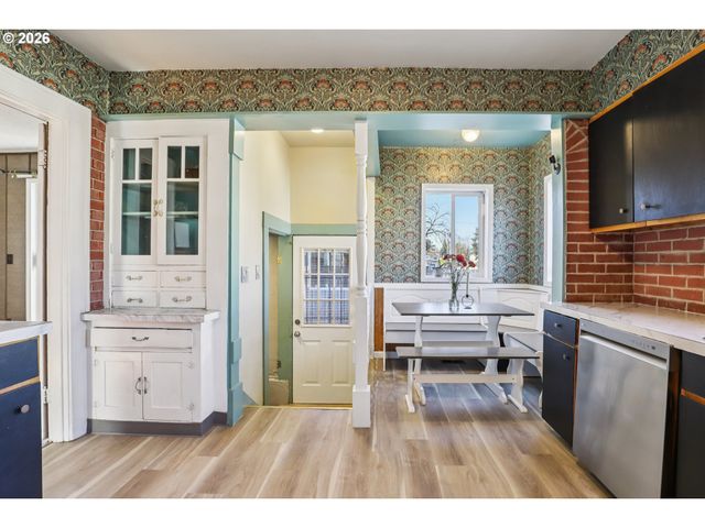 9328 Se GLENWOOD St, Portland, OR 97266