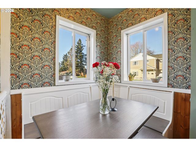 9328 Se GLENWOOD St, Portland, OR 97266