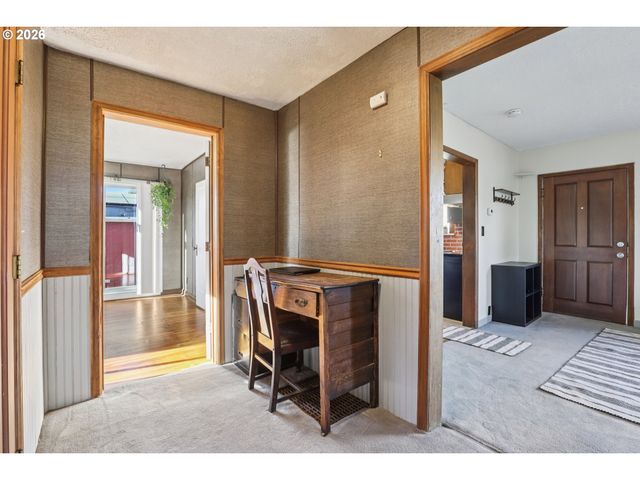 9328 Se GLENWOOD St, Portland, OR 97266