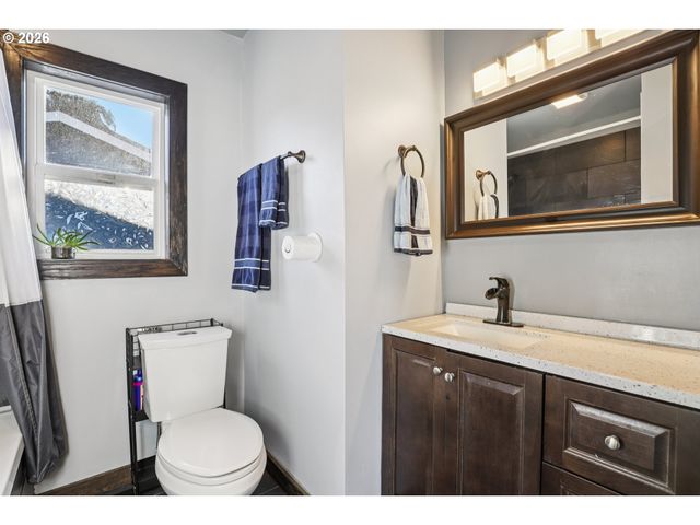 9328 Se GLENWOOD St, Portland, OR 97266