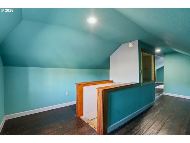 9328 Se GLENWOOD St, Portland, OR 97266