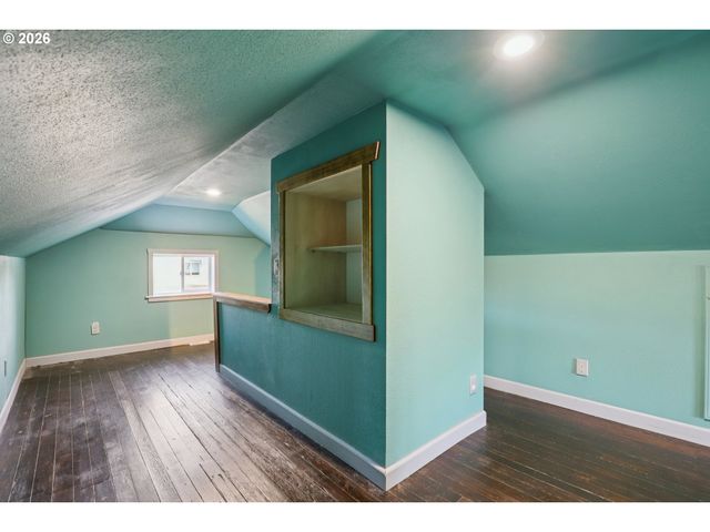 9328 Se GLENWOOD St, Portland, OR 97266