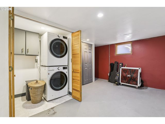 9328 Se GLENWOOD St, Portland, OR 97266