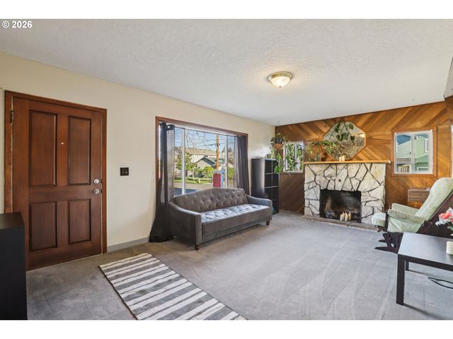 9328 Se GLENWOOD St, Portland, OR 97266