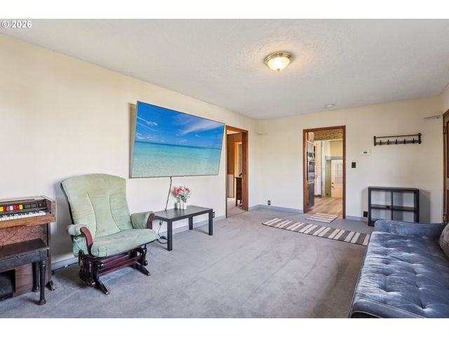 9328 Se GLENWOOD St, Portland, OR 97266